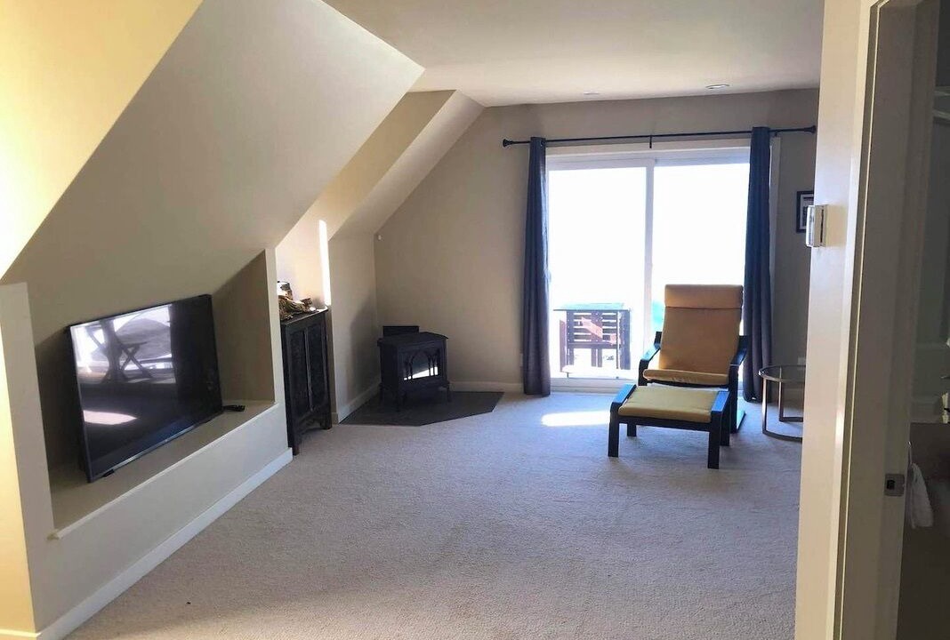 Photo of Livingroom in West Porpoise Bay