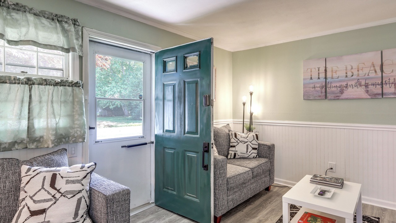 Photo of Livingroom in Hyannis