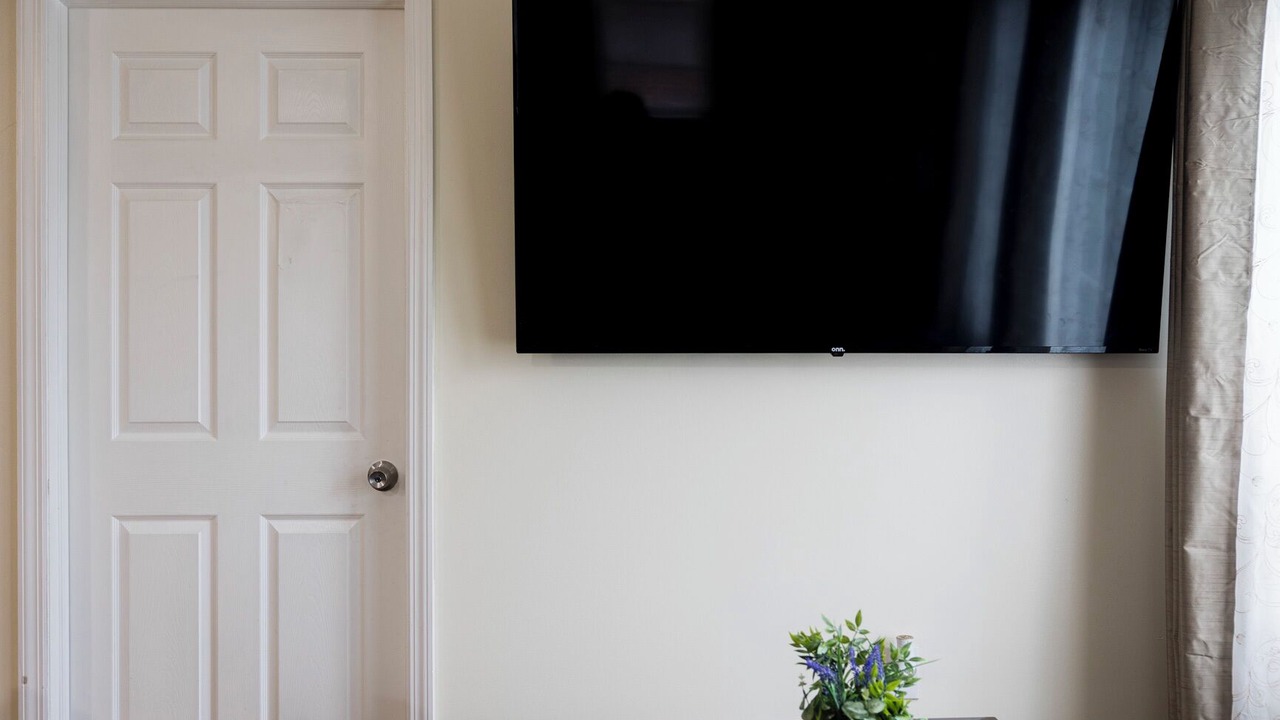 Photo of Bedroom in Jamaica Hills