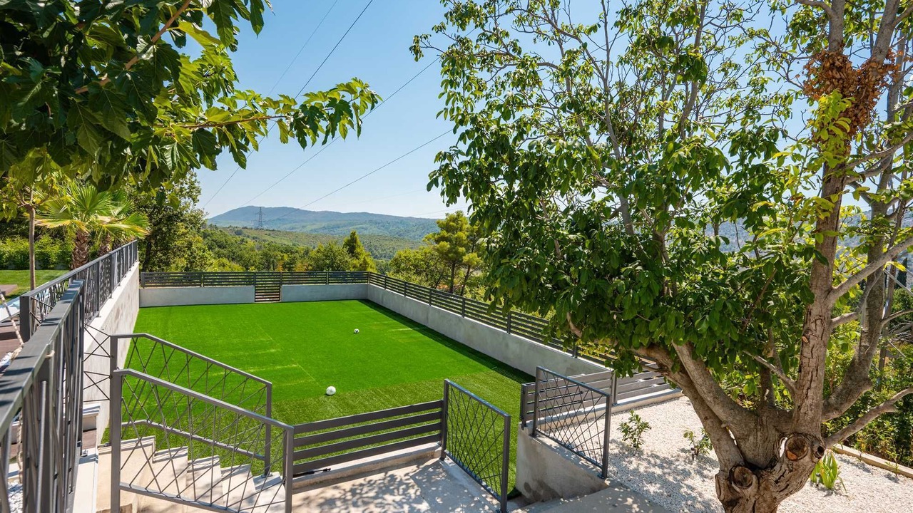 Photo of Outdoor in Srinjine