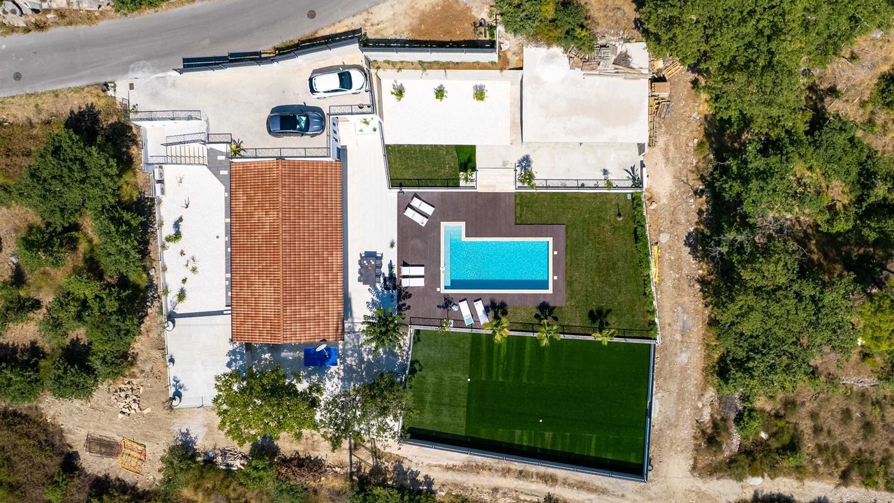 Photo of Outdoor in Srinjine