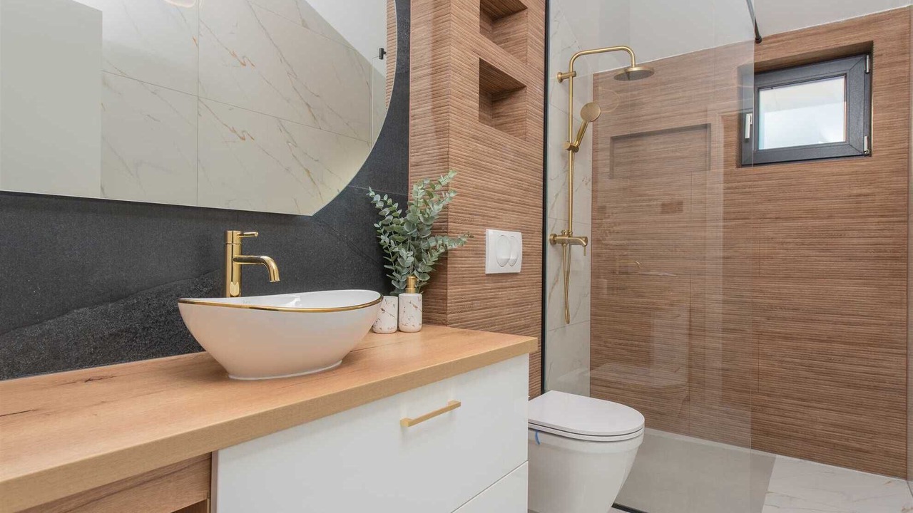 Photo of Bathroom in Srinjine