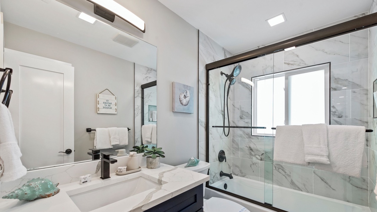 Photo of Bathroom in Laguna Shores