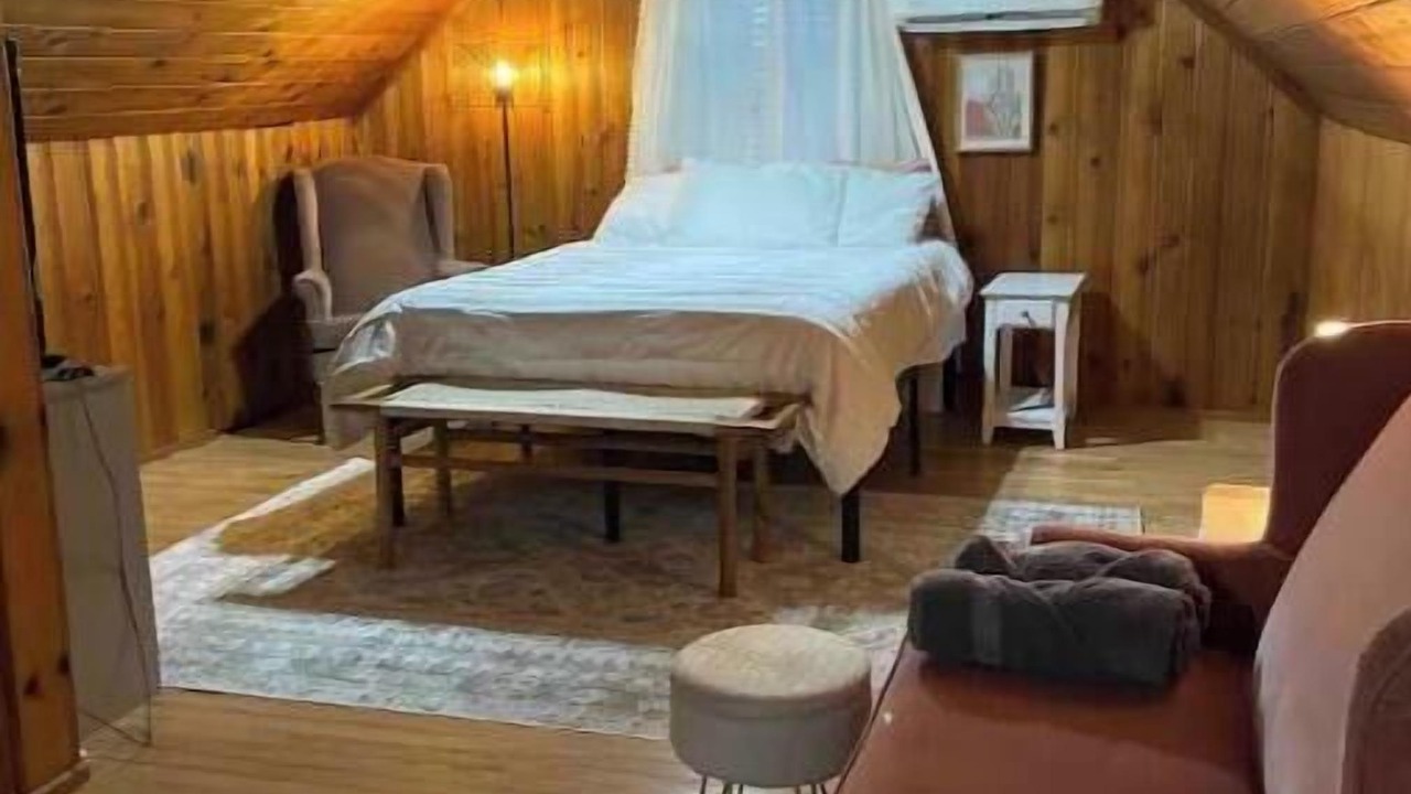 Photo of Bedroom in Speedway