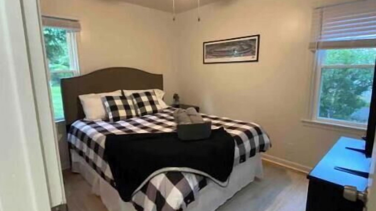 Photo of Bedroom in Speedway