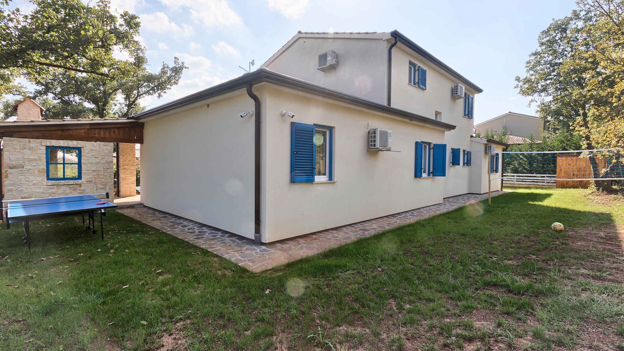 Photo of Outdoor in Muzini