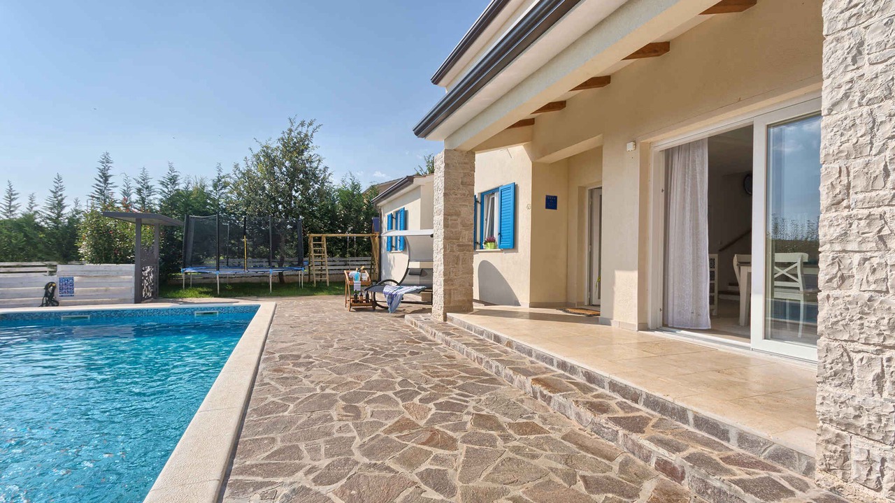 Photo of Outdoor in Muzini