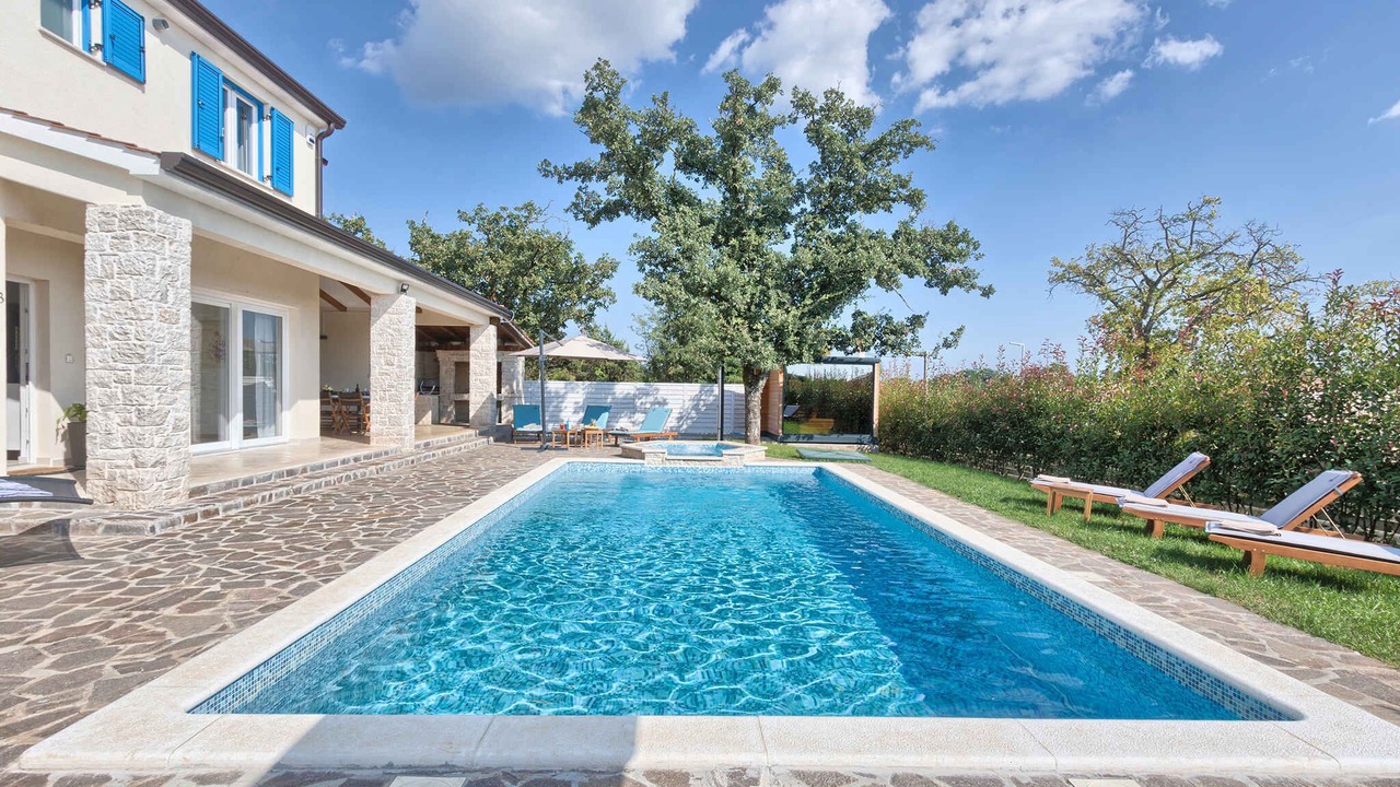 Photo of Outdoor in Muzini