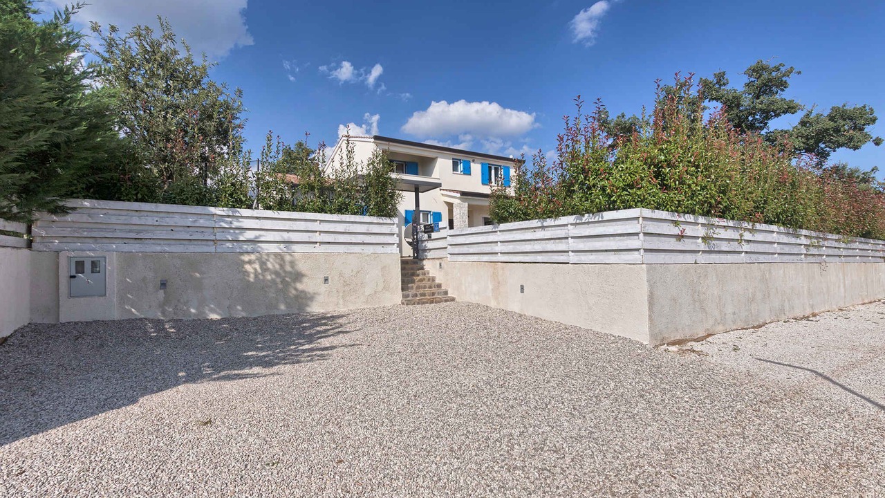 Photo of Outdoor in Muzini