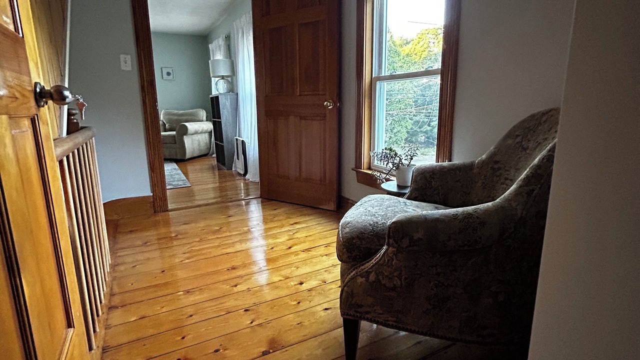 Photo of Livingroom in Woburn