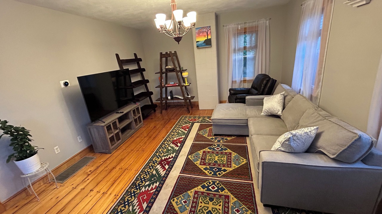 Photo of Livingroom in Woburn