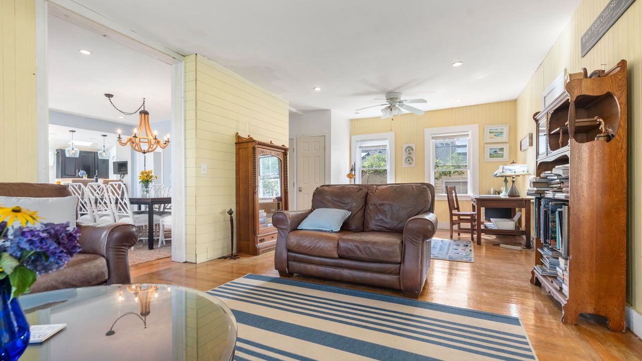 Photo of Livingroom in Onset