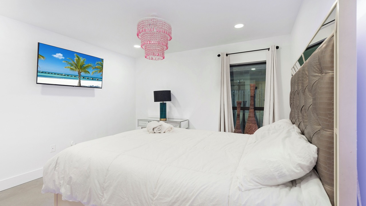 Photo of Bedroom in Hallandale Beach