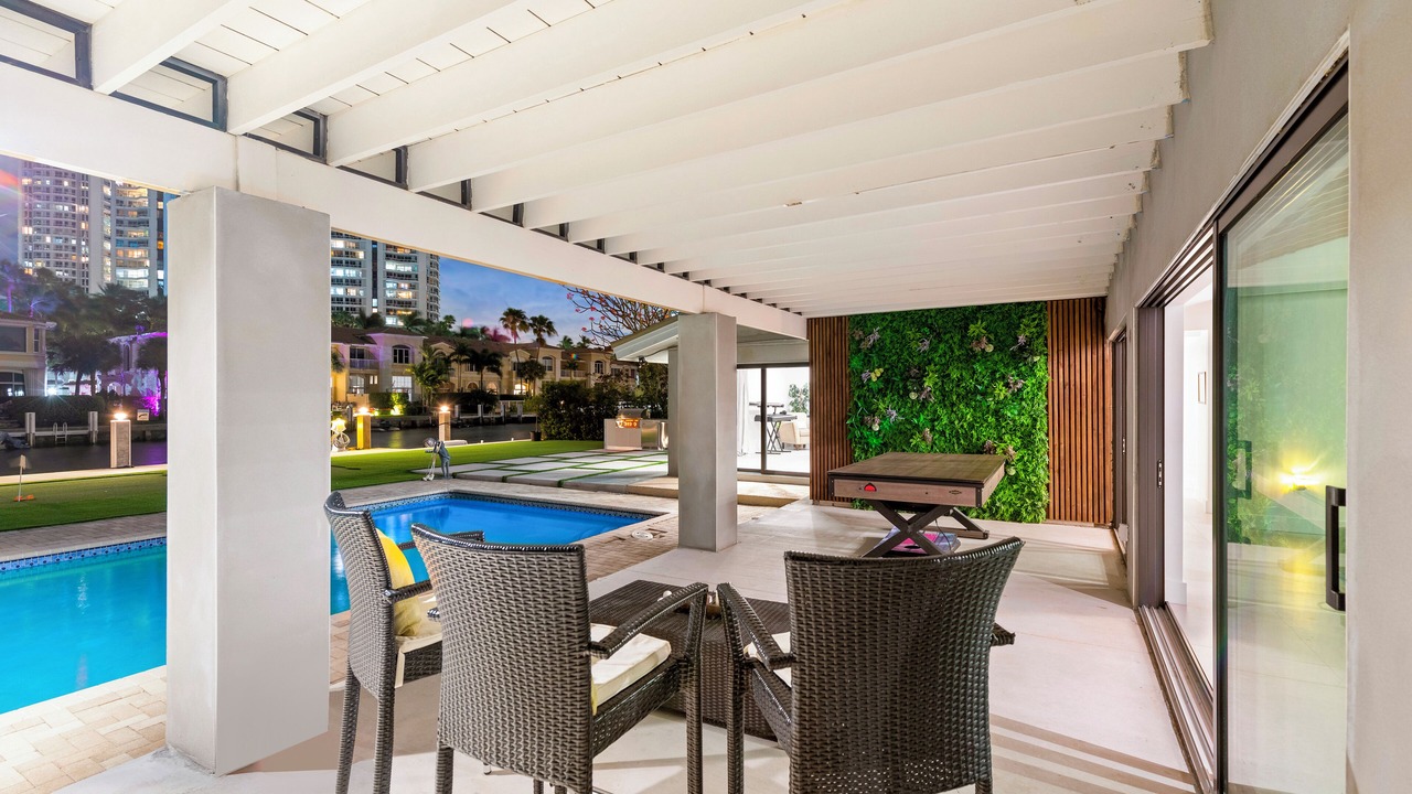 Photo of Outdoor in Hallandale Beach