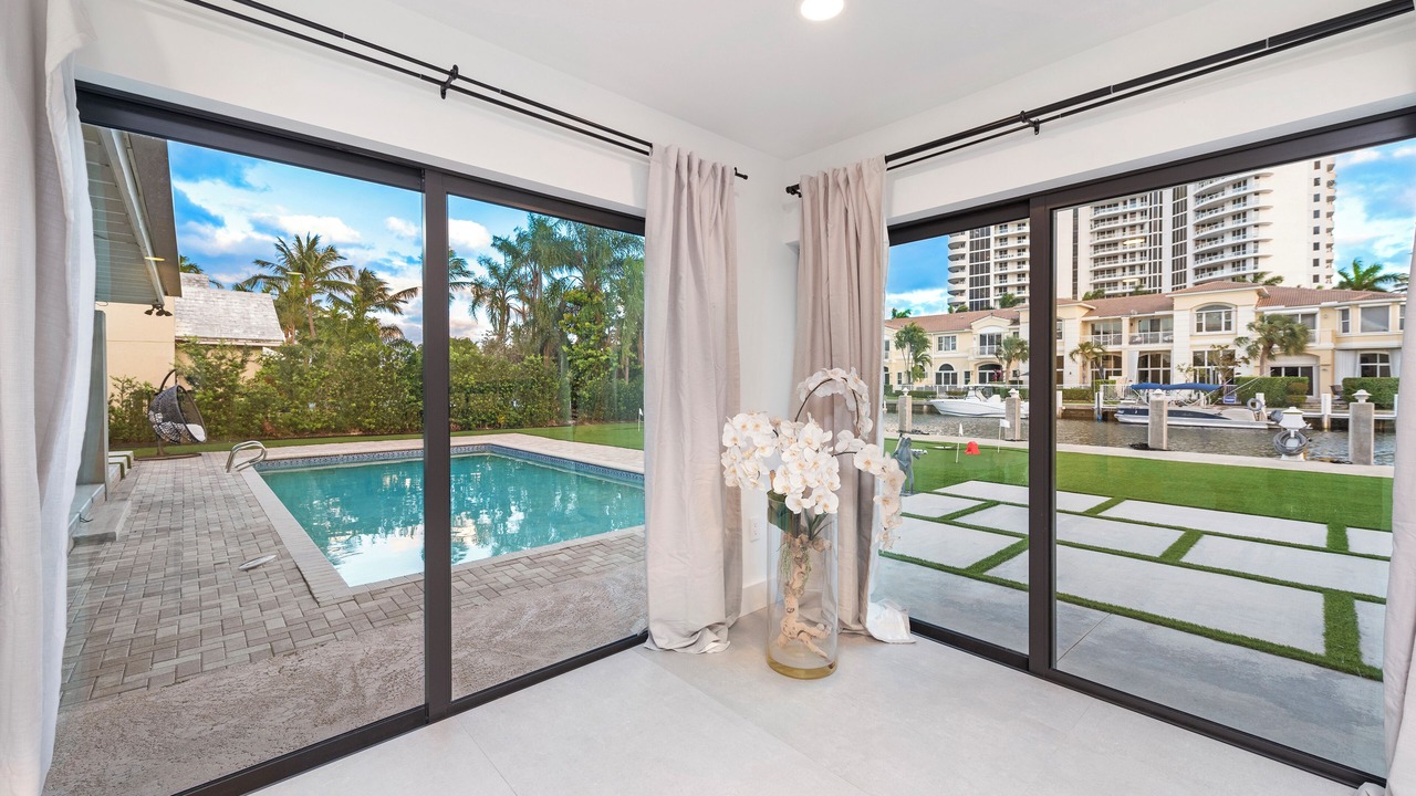 Photo of Outdoor in Hallandale Beach