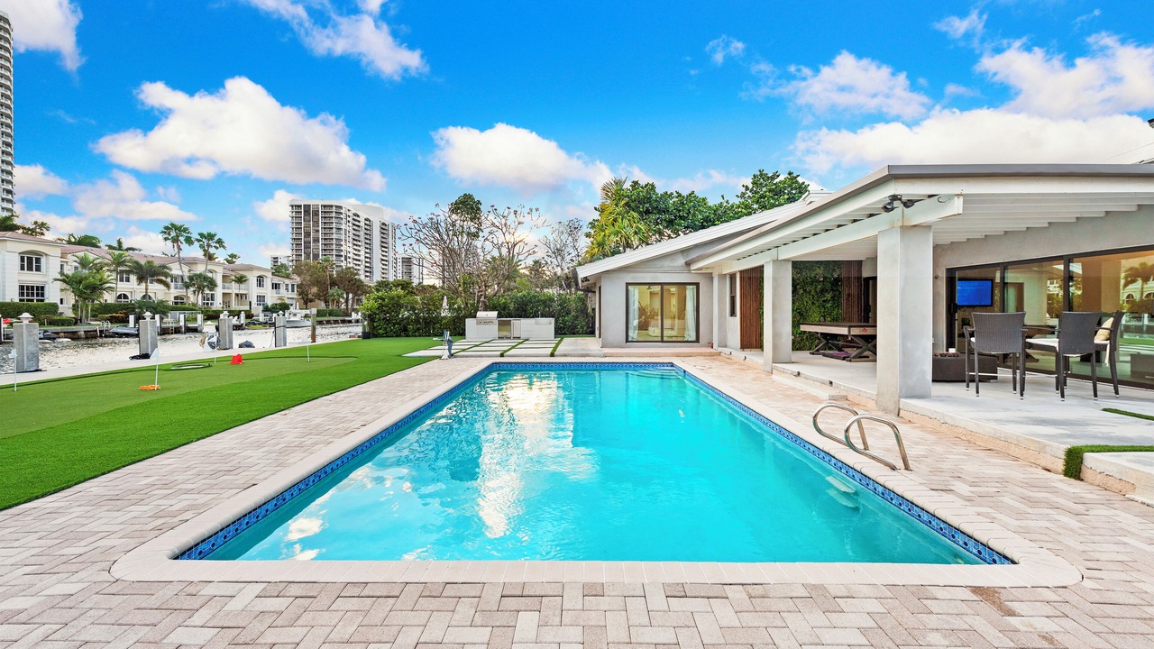 Photo of Outdoor in Hallandale Beach