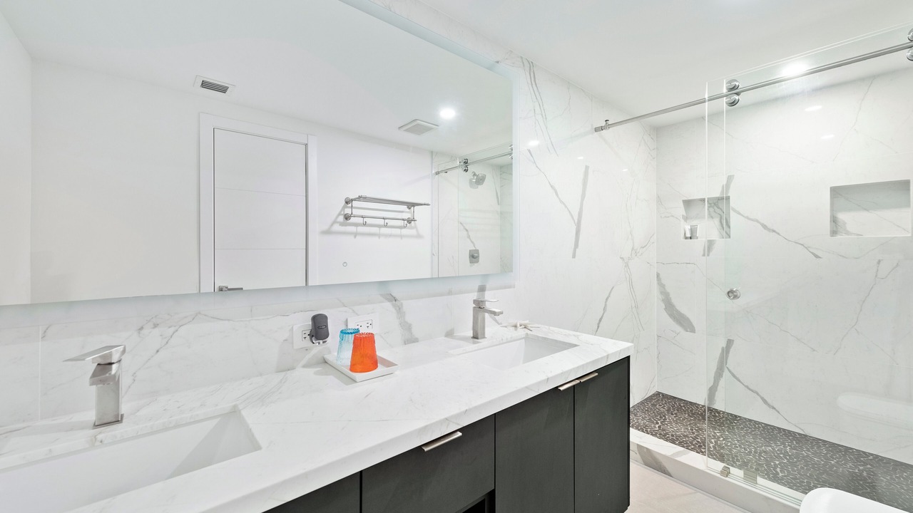 Photo of Bathroom in Hallandale Beach