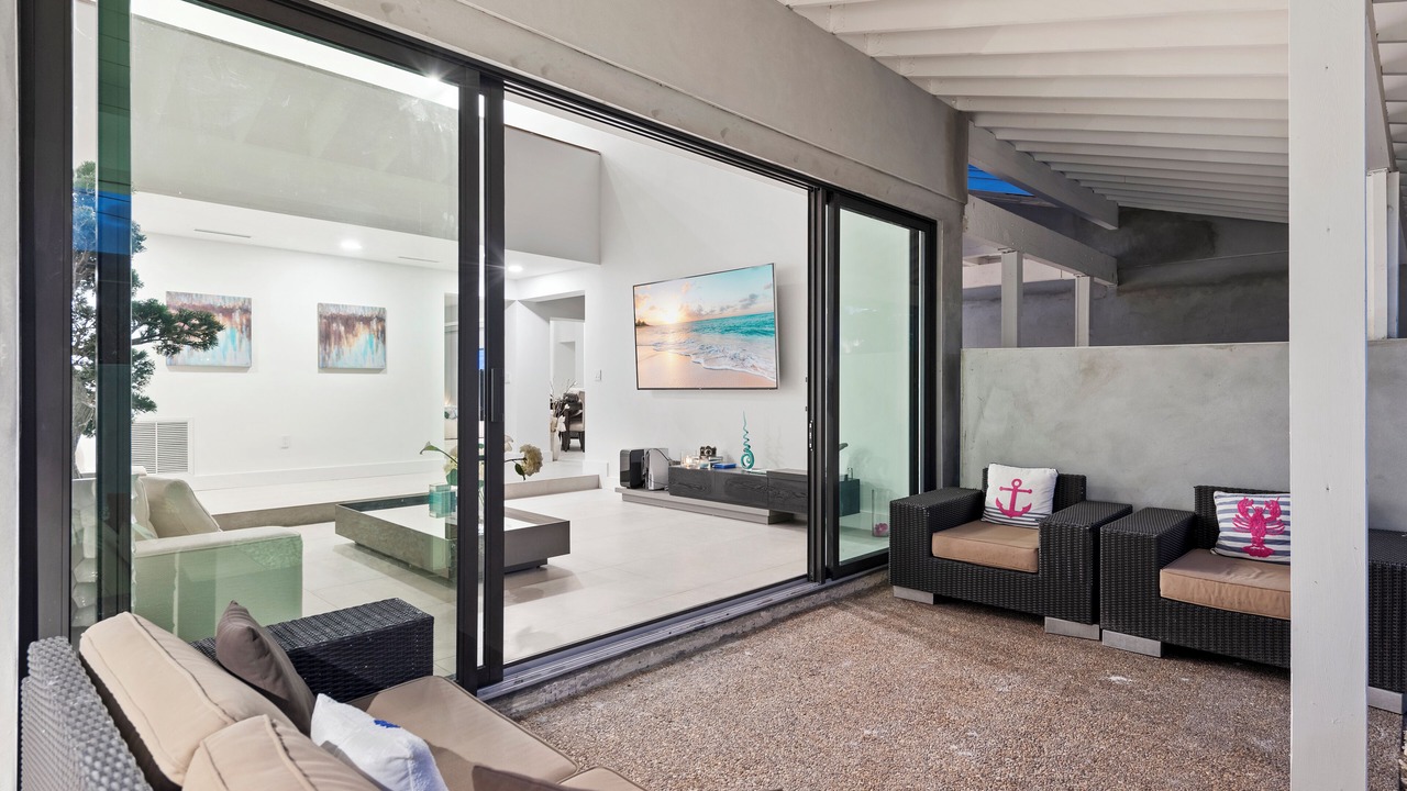 Photo of Livingroom in Hallandale Beach