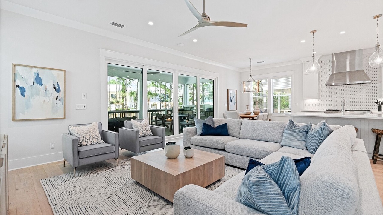 Photo of Livingroom in Village of Sugar Beach