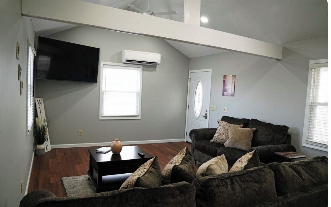 Photo of Livingroom in Laketon