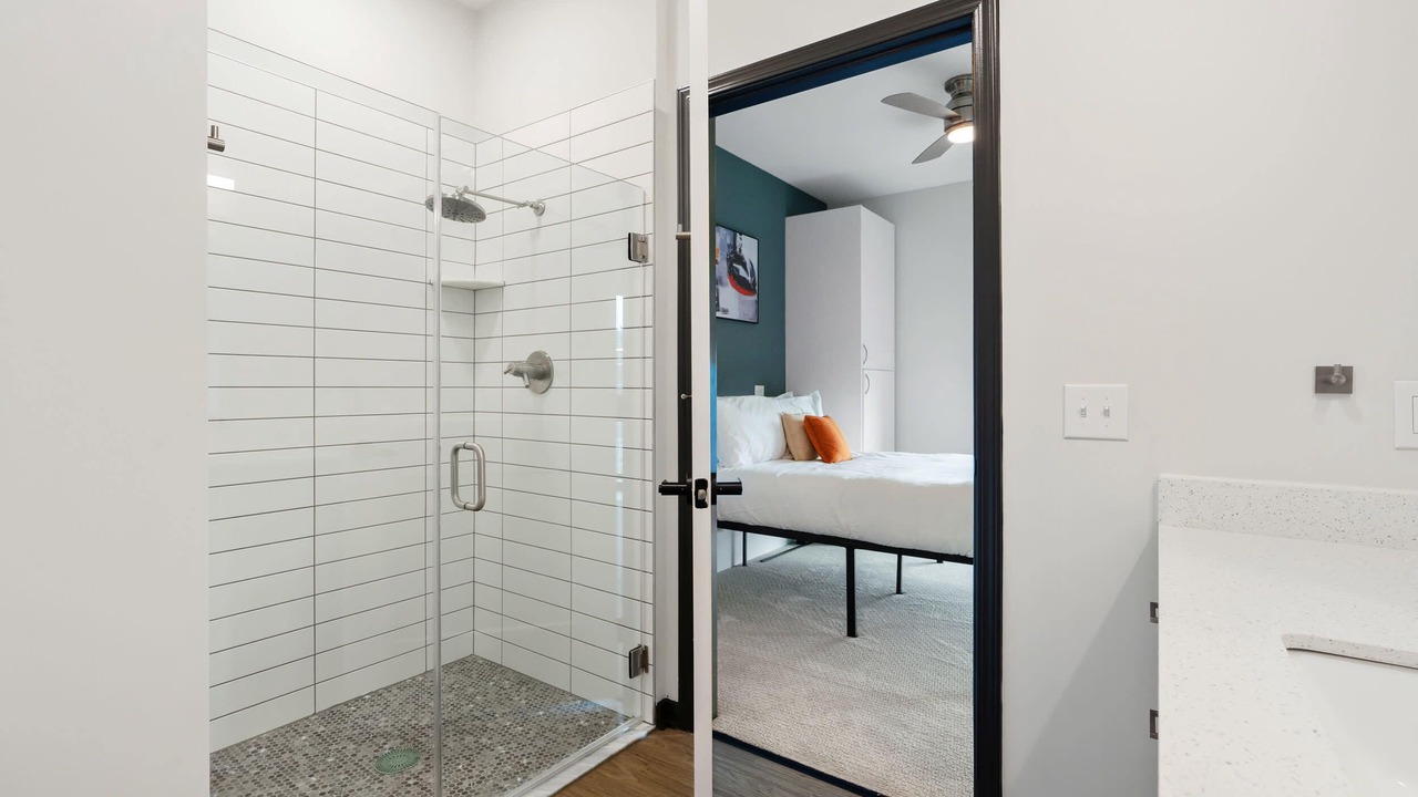 Photo of Bathroom in Lockerbie Square