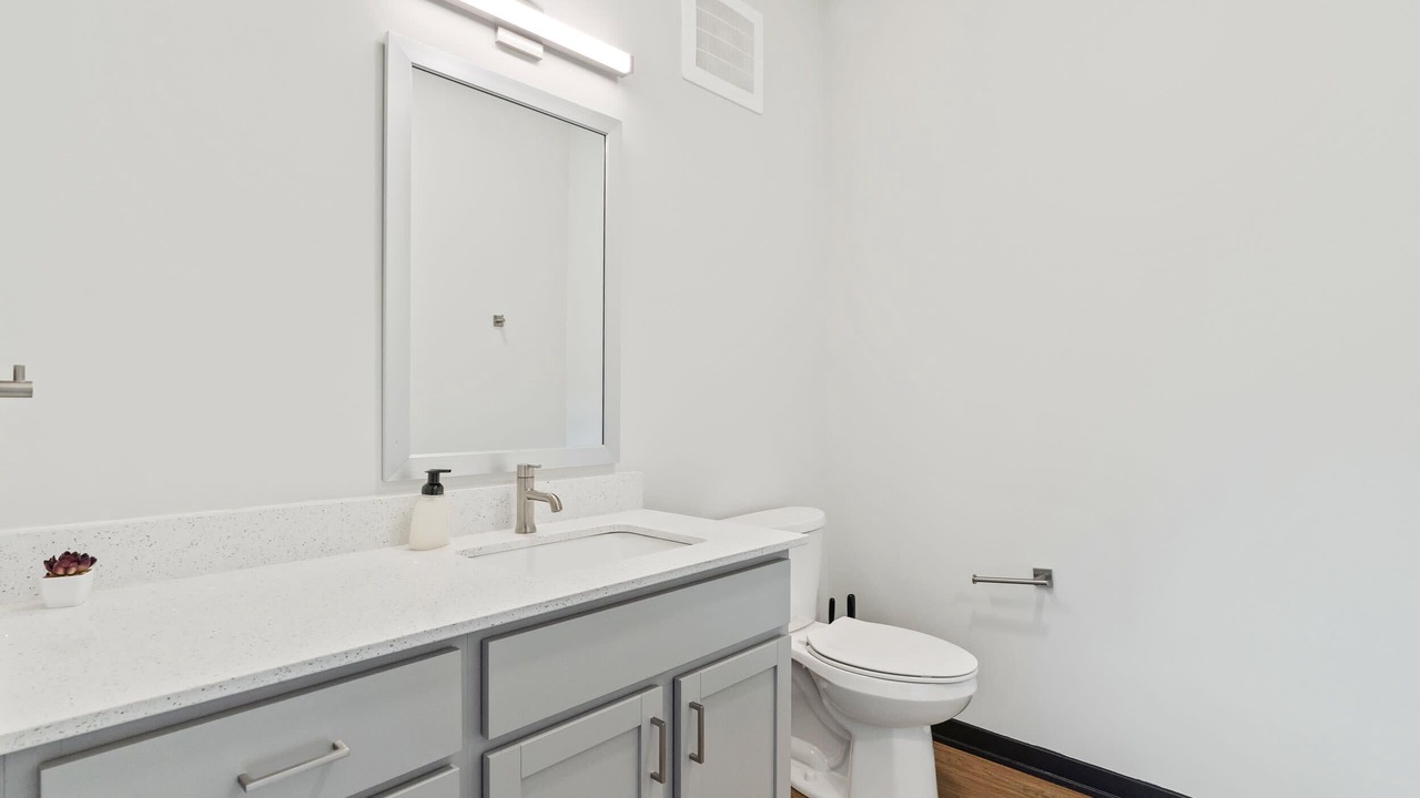 Photo of Bathroom in Lockerbie Square