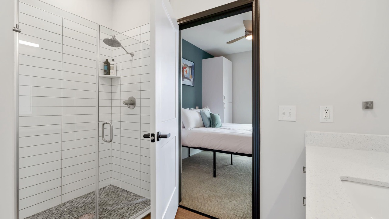 Photo of Bathroom in Lockerbie Square
