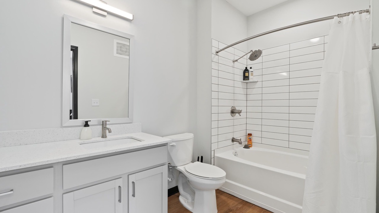 Photo of Bathroom in Lockerbie Square