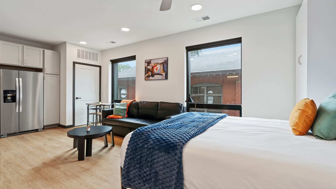Photo of Bedroom in Lockerbie Square