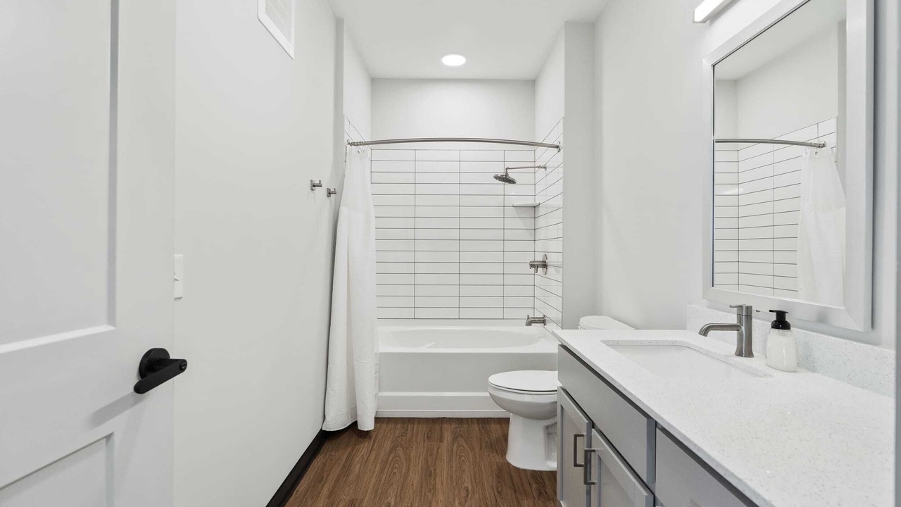 Photo of Bathroom in Lockerbie Square
