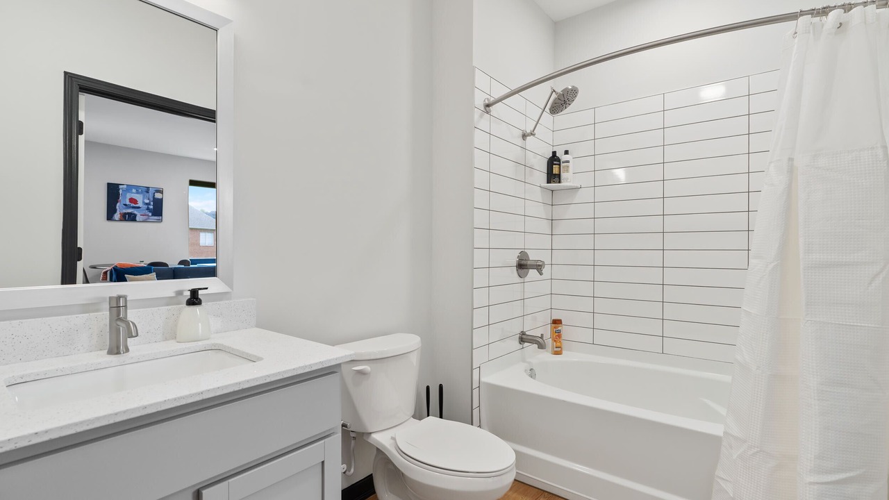 Photo of Bathroom in Lockerbie Square