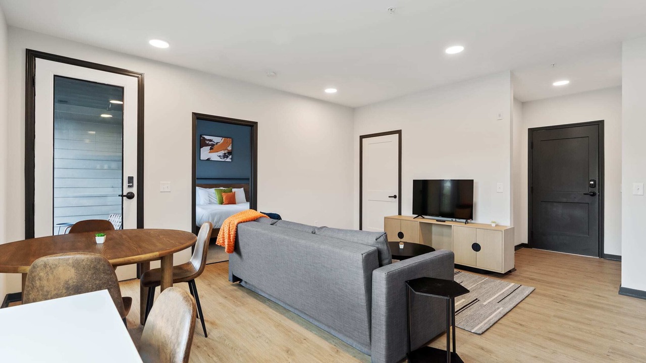 Photo of Bedroom in Lockerbie Square