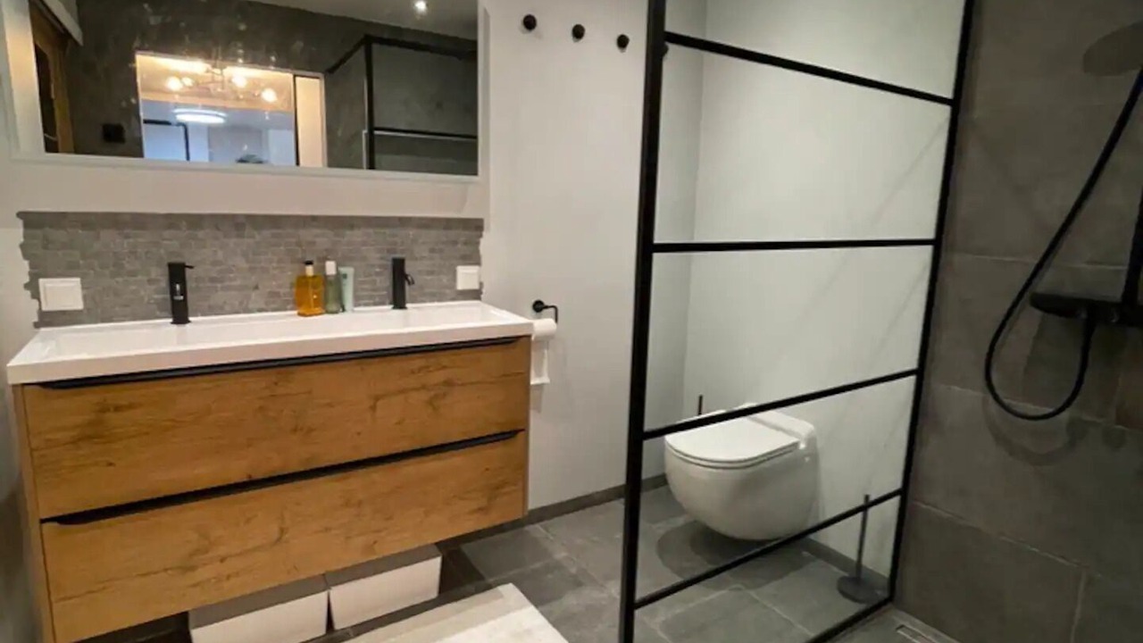 Photo of Bathroom in Helmersbuurt