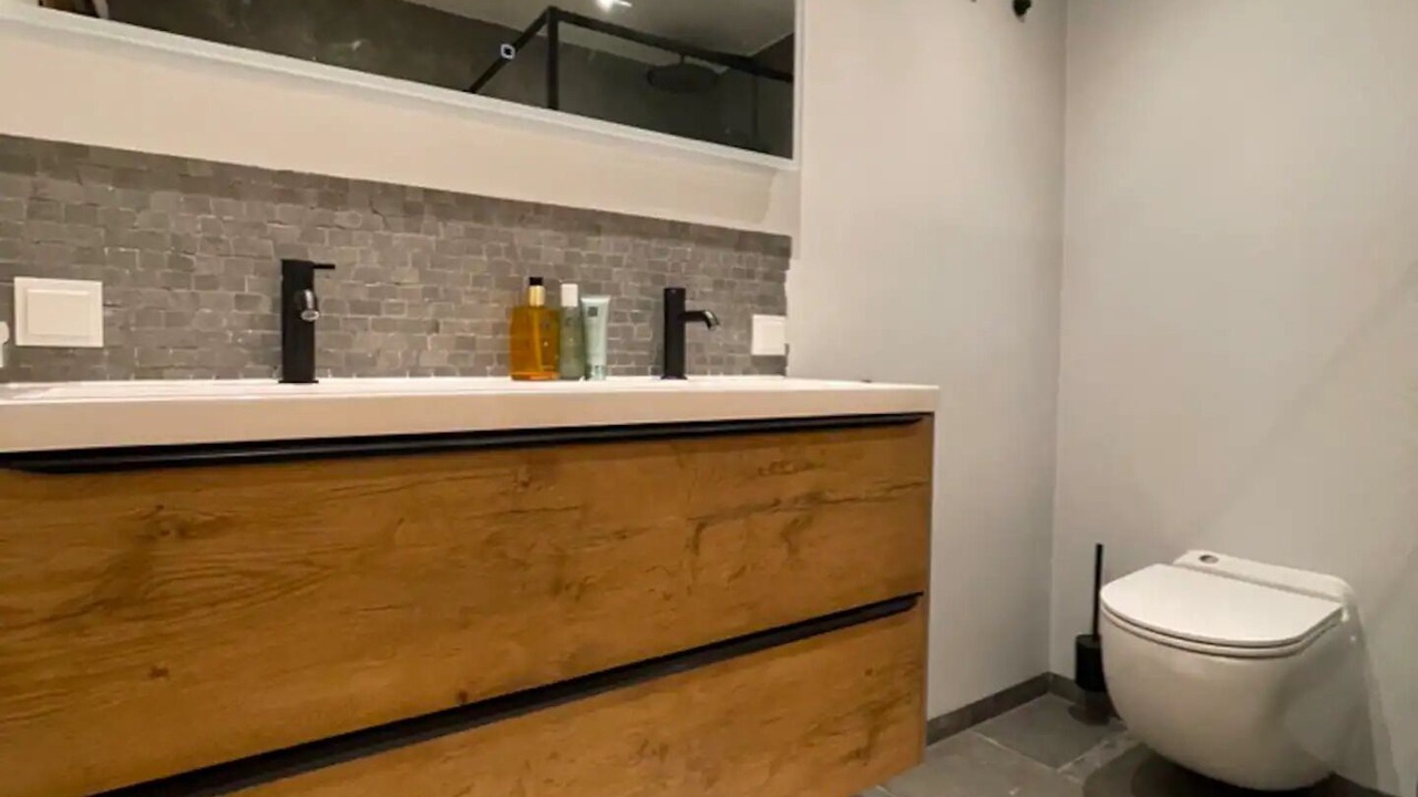 Photo of Bathroom in Helmersbuurt
