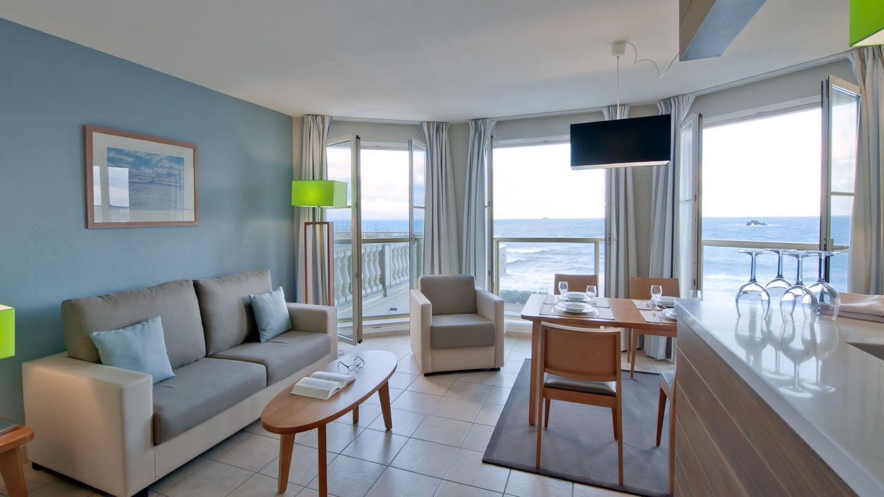 Photo of Livingroom in Saint-Ideuc
