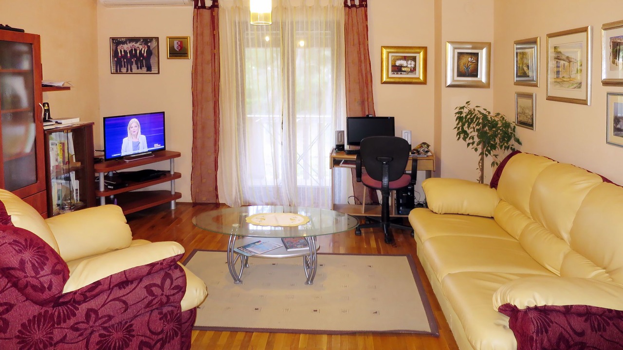 Photo of Livingroom in Mirce