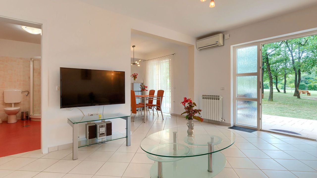 Photo of Livingroom in Modrusani