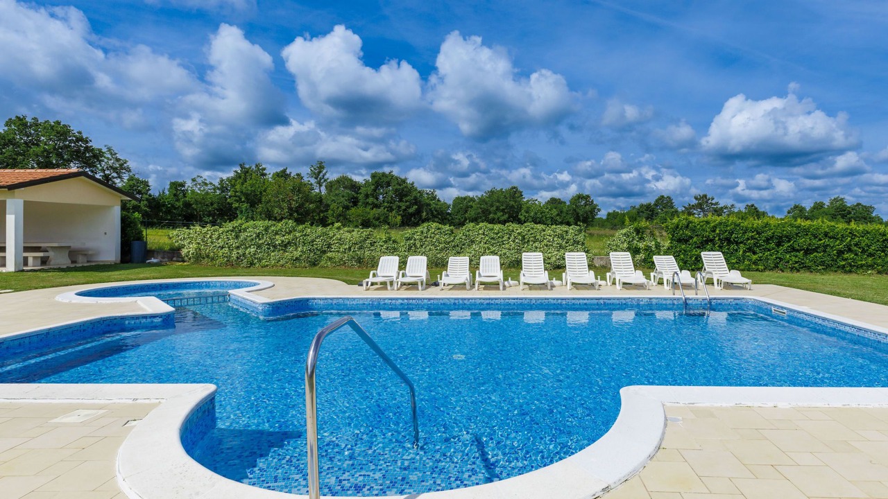 Photo of Outdoor in Modrusani
