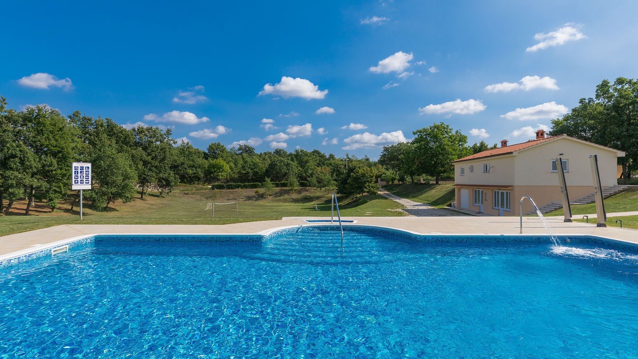 Photo of Outdoor in Modrusani