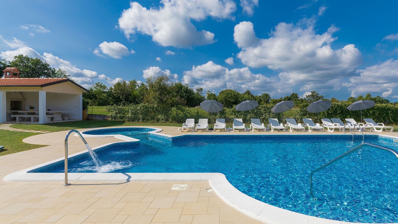 Photo of Outdoor in Modrusani