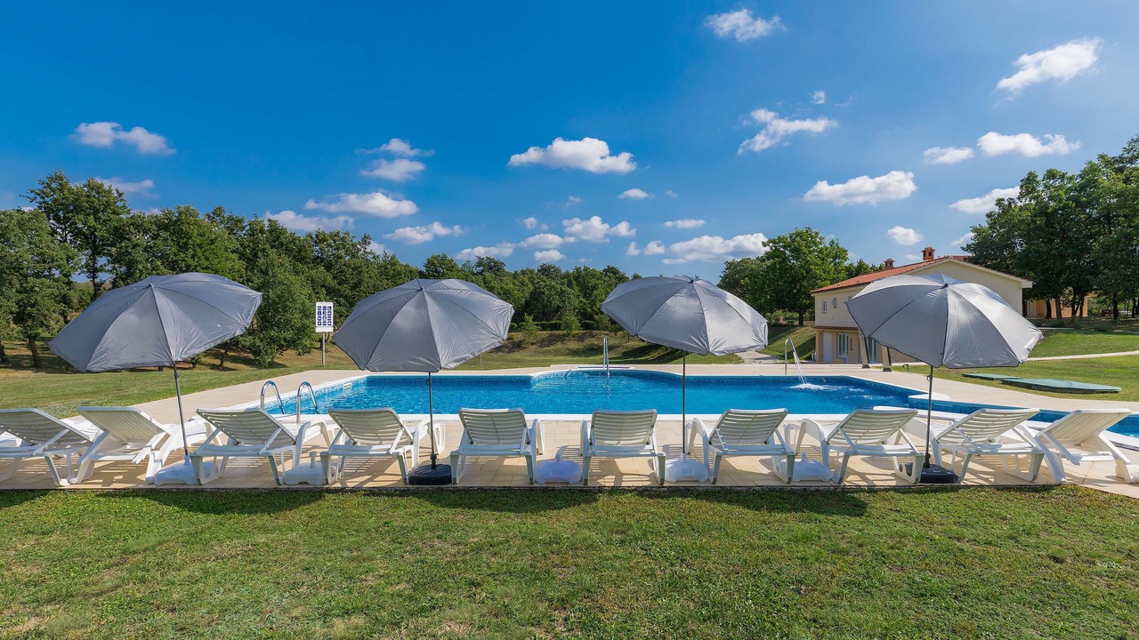 Photo of Outdoor in Modrusani