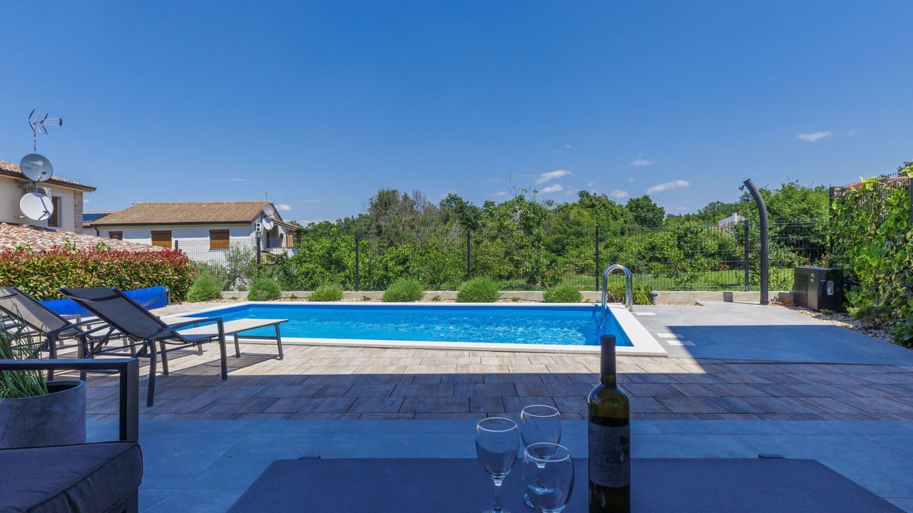Photo of Outdoor in Vrznaveri