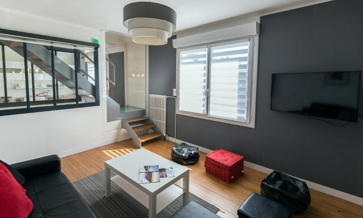 Photo of Livingroom in Downtown