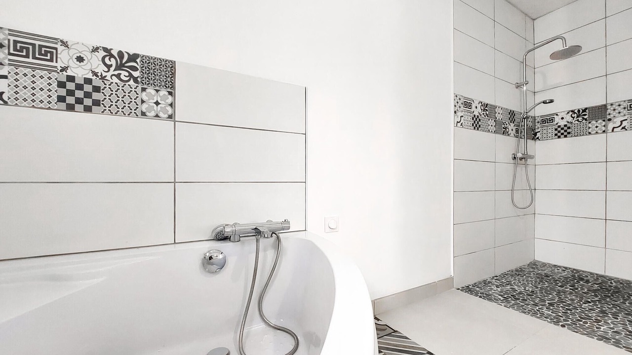 Photo of Bathroom in Guegon