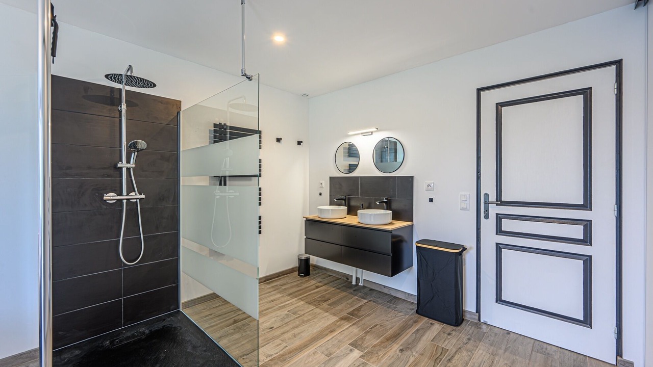 Photo of Bathroom in Theix-Noyalo