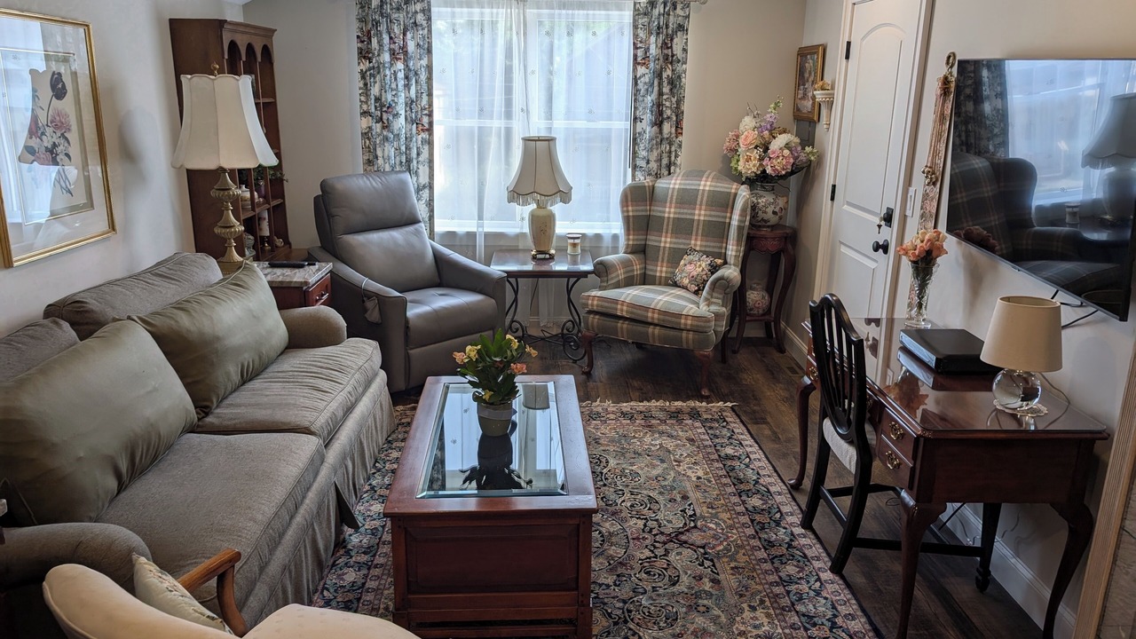 Photo of Livingroom in Saratoga Springs