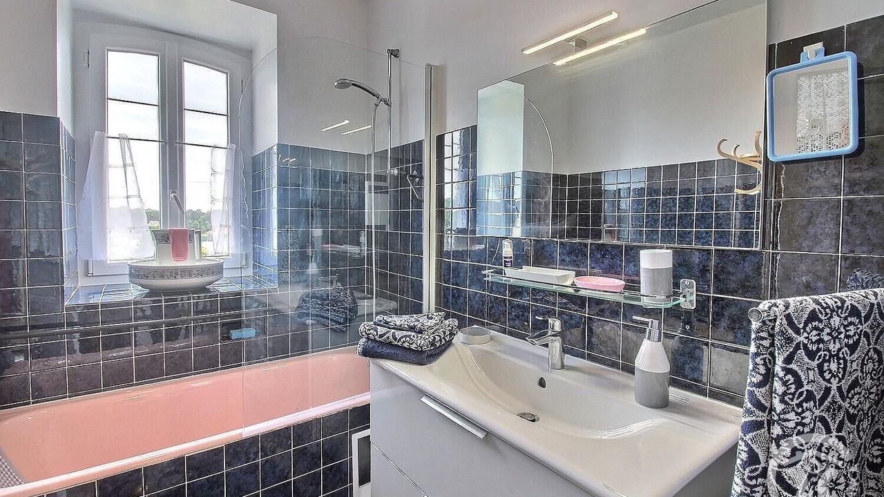 Photo of Bathroom in Lezardrieux