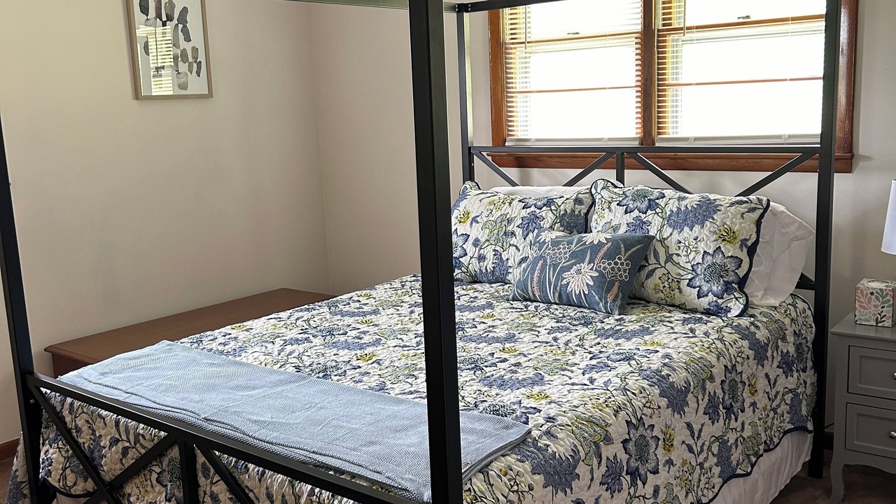 Photo of Bedroom in Wise