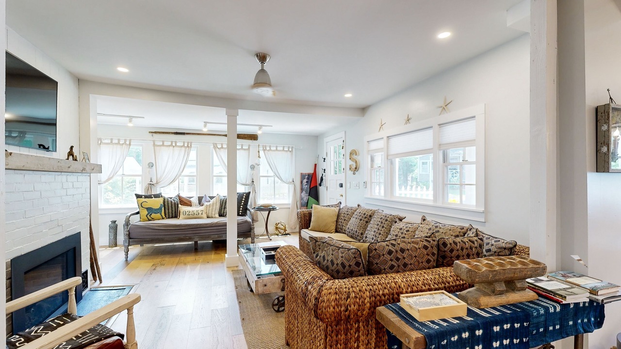 Photo of Livingroom in East Chop