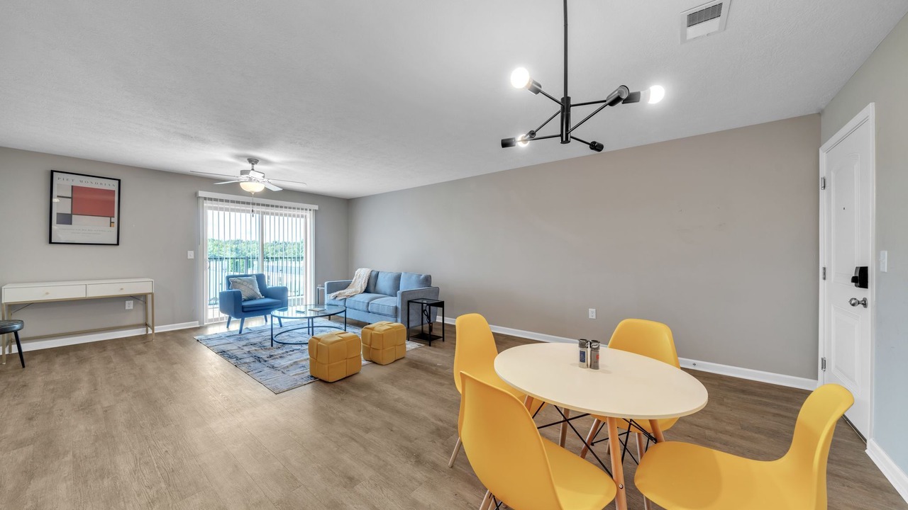 Photo of Livingroom in New Albany